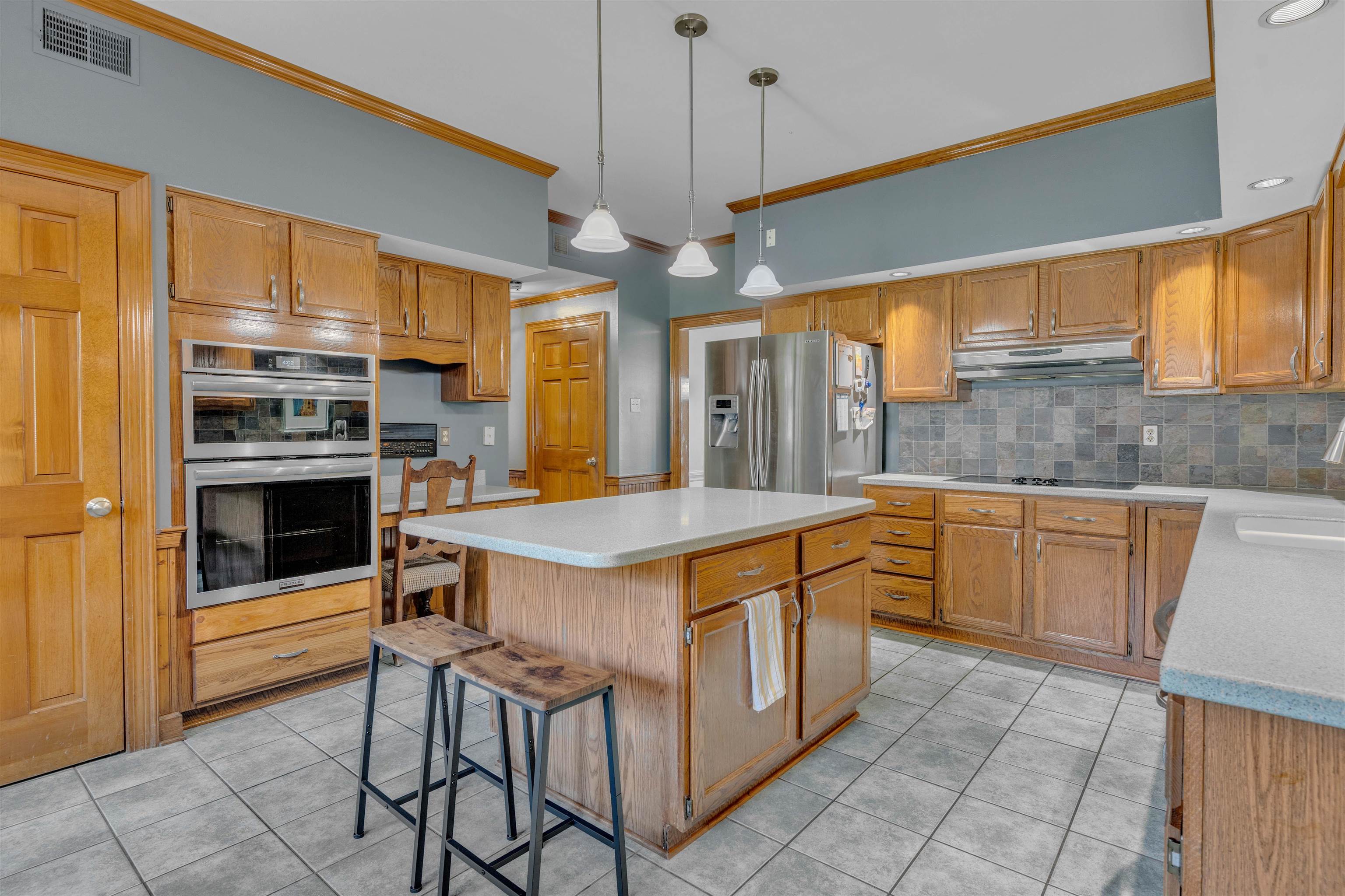 8886 BONNYBRIDGE DR