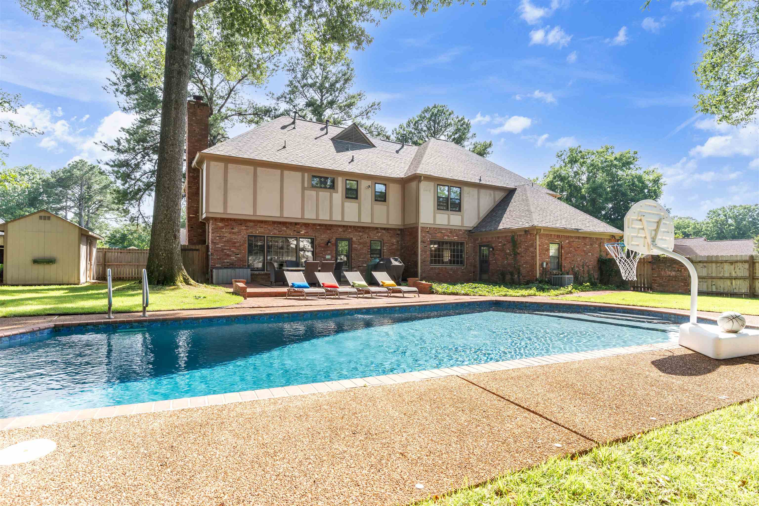 8886 BONNYBRIDGE DR