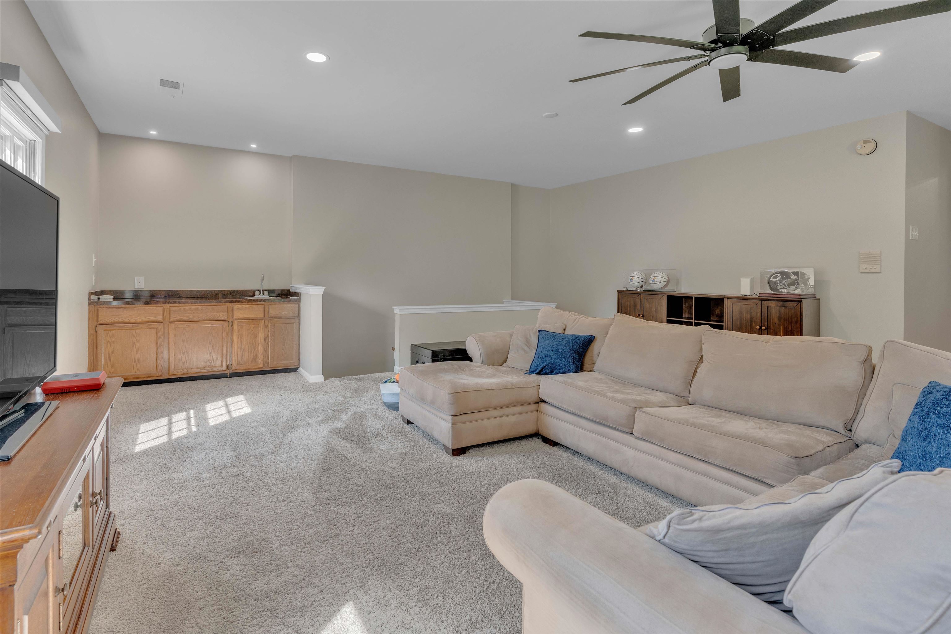 8886 BONNYBRIDGE DR