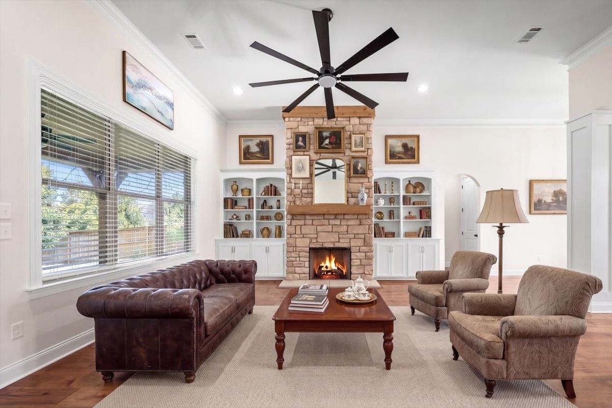 1195 MONROE HILL CIR