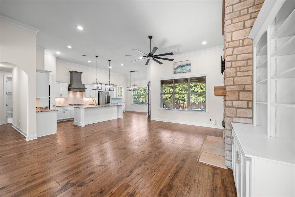 1195 MONROE HILL CIR