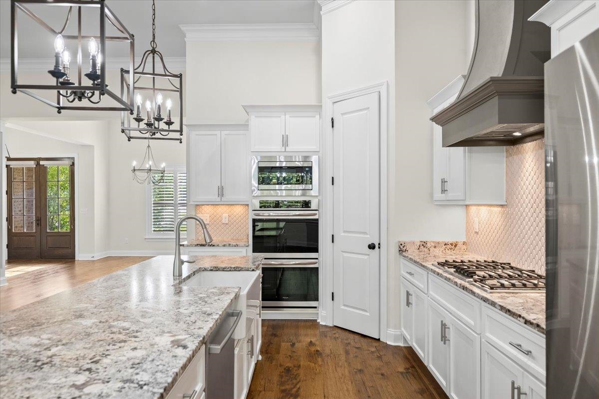 1195 MONROE HILL CIR