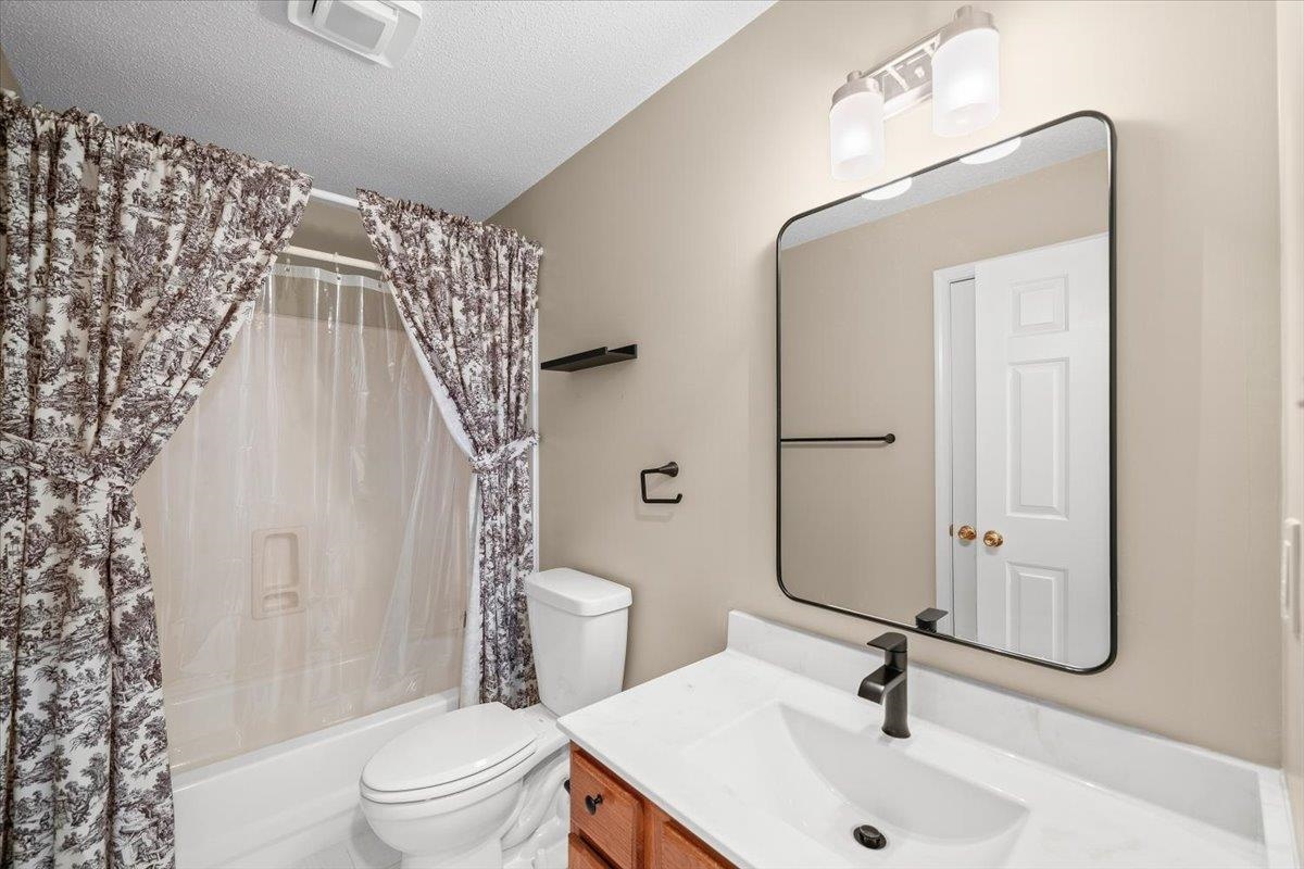 6484 GILLIA CIR