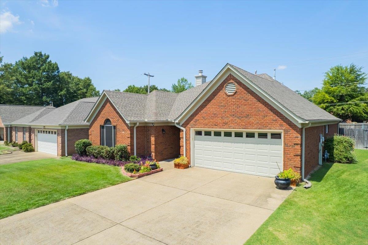 6484 GILLIA CIR