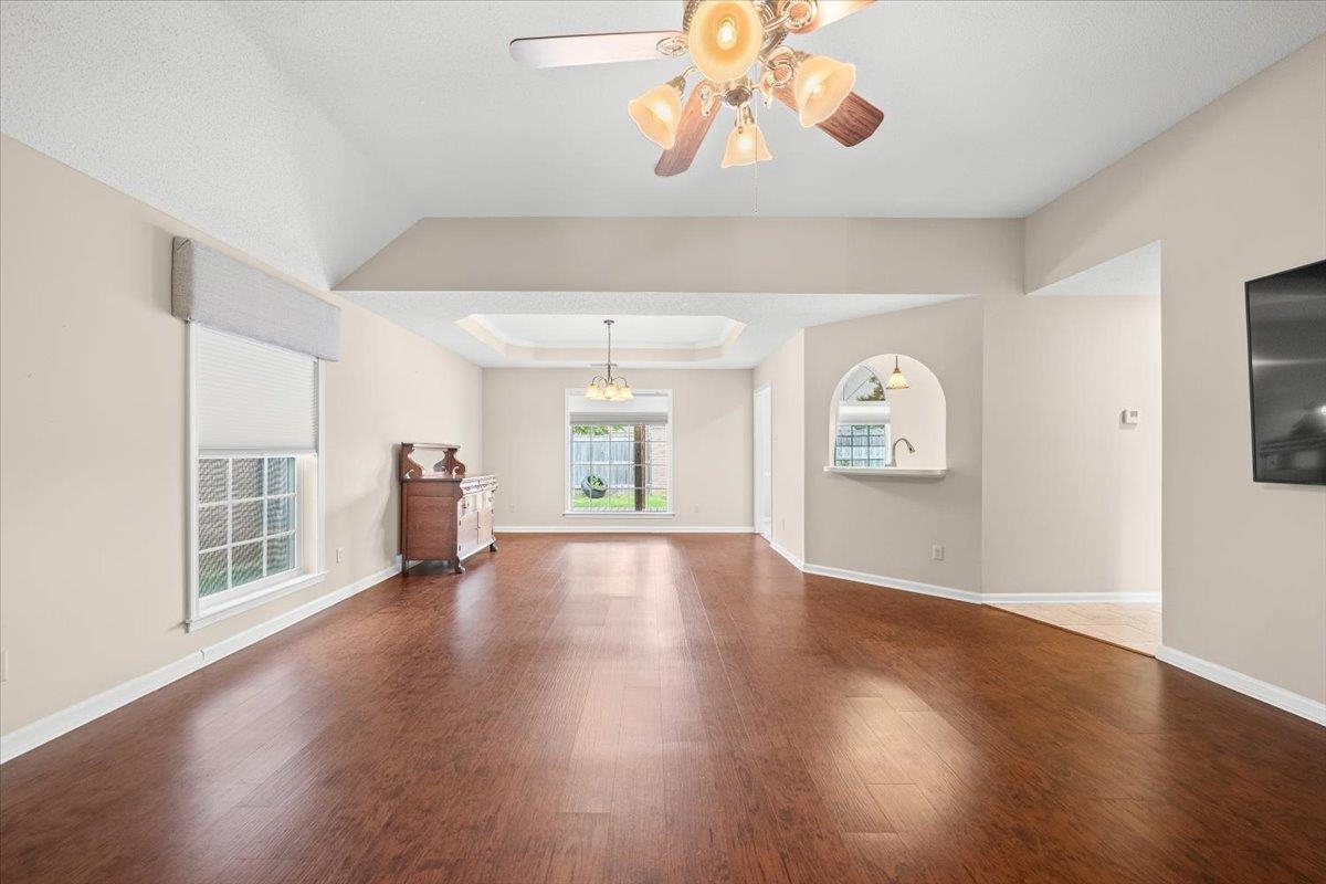 6484 GILLIA CIR