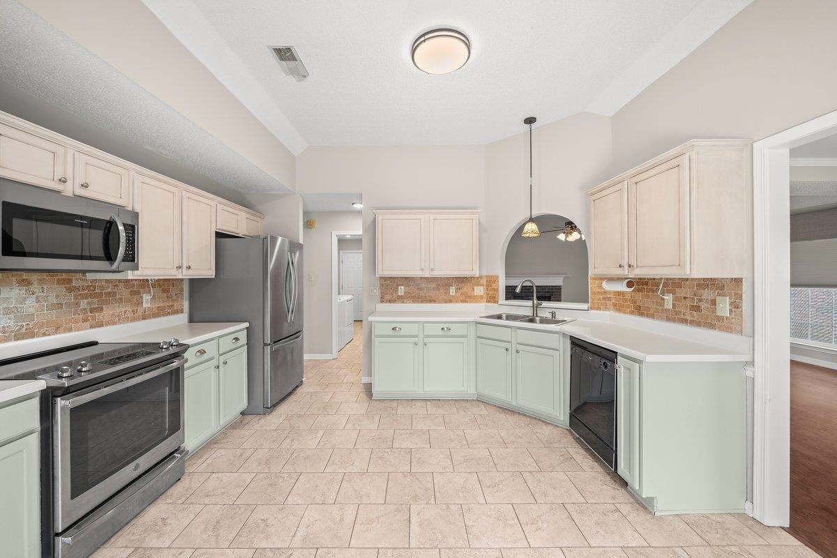 6484 GILLIA CIR