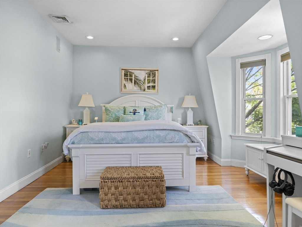 84 H St # 3