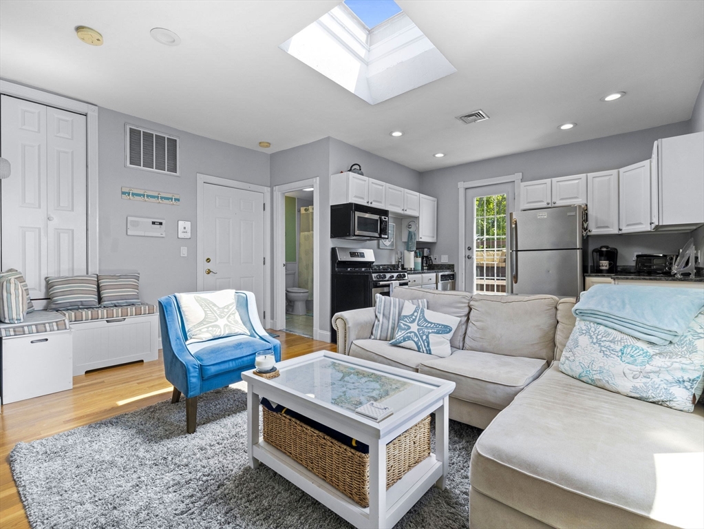 84 H St # 3