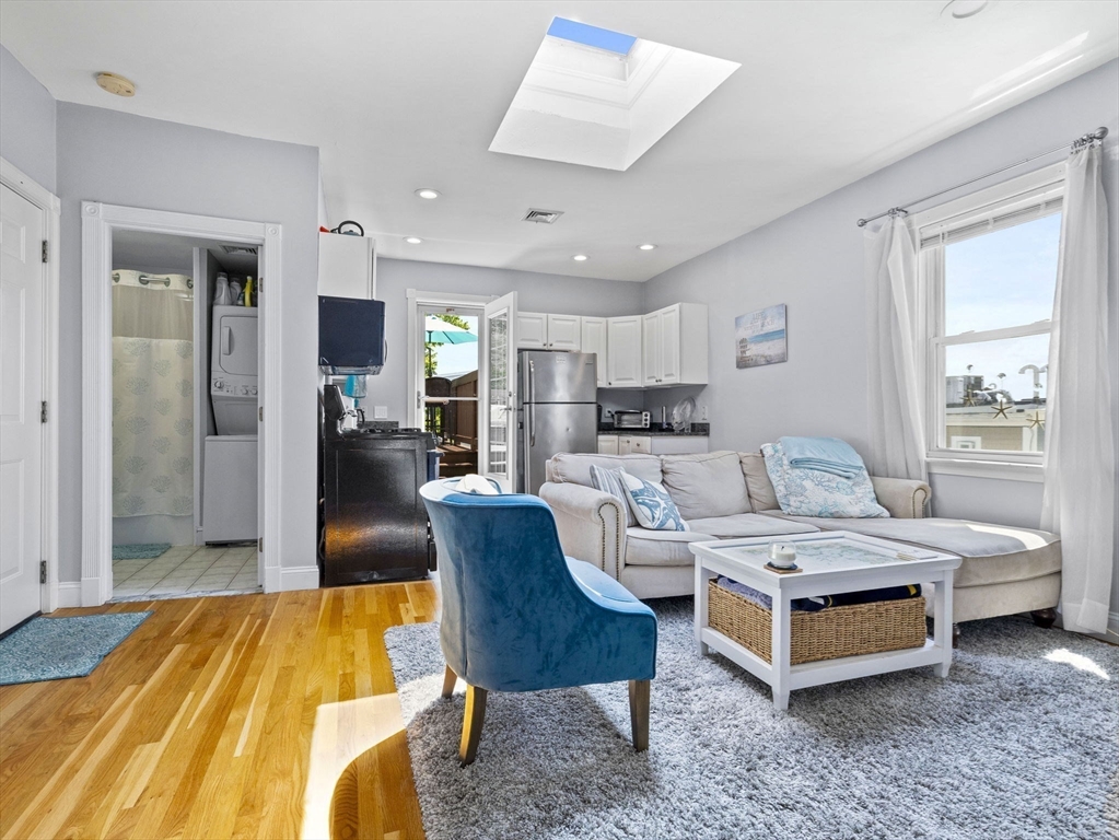 84 H St # 3