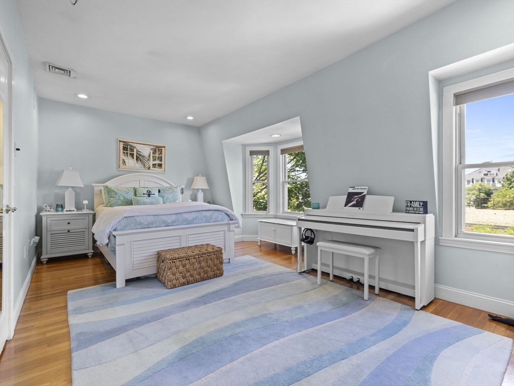 84 H St # 3