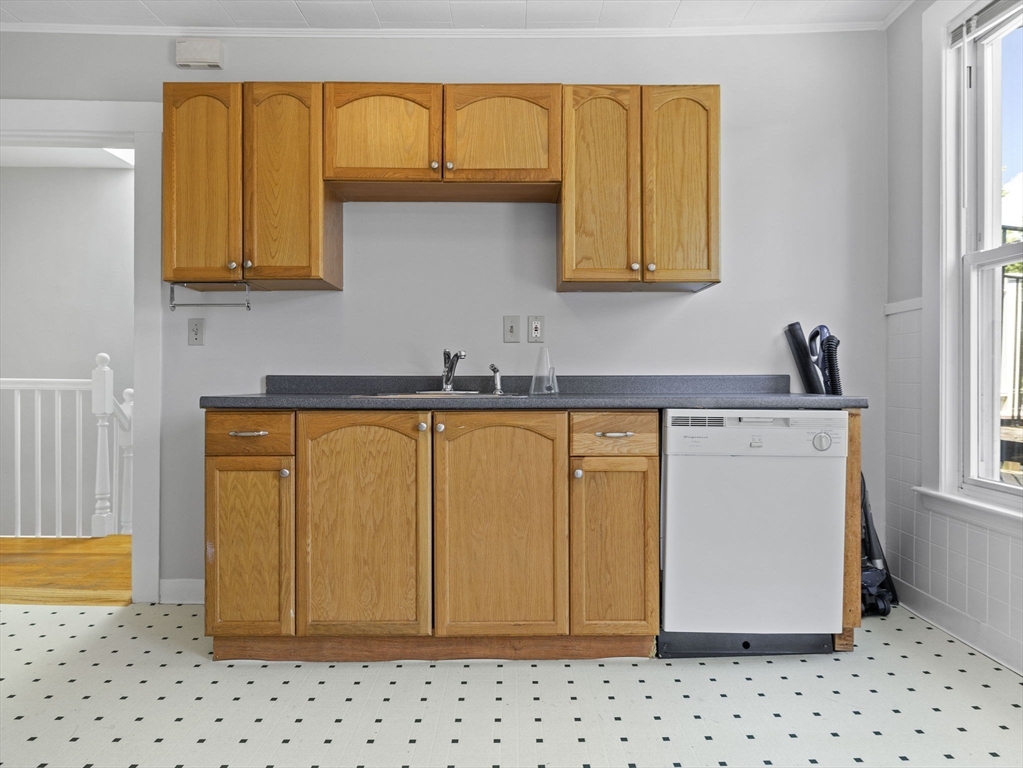 664 E 5th St # 2