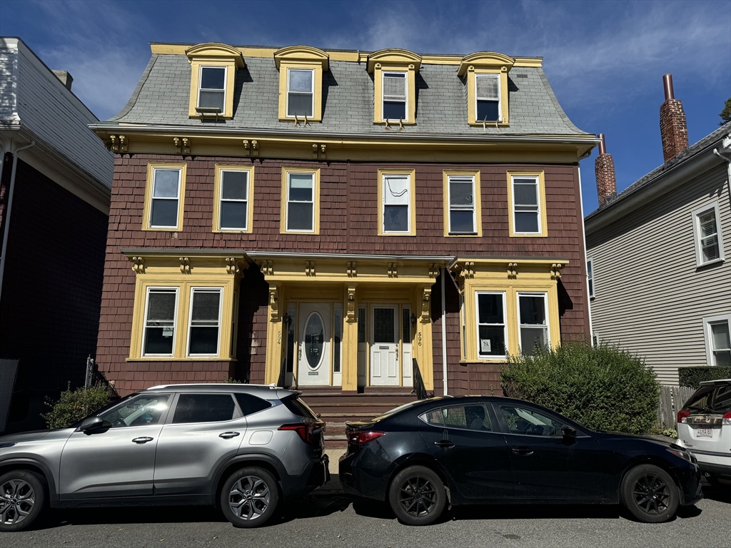 594-596 E 7th Street