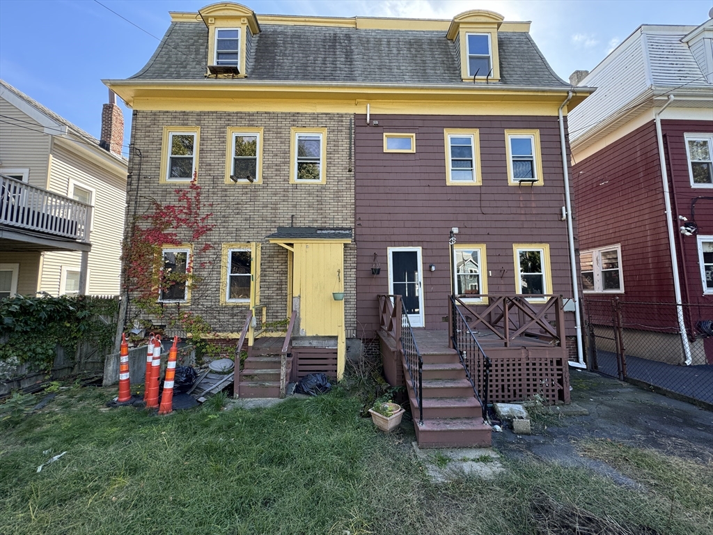 594-596 E 7th Street