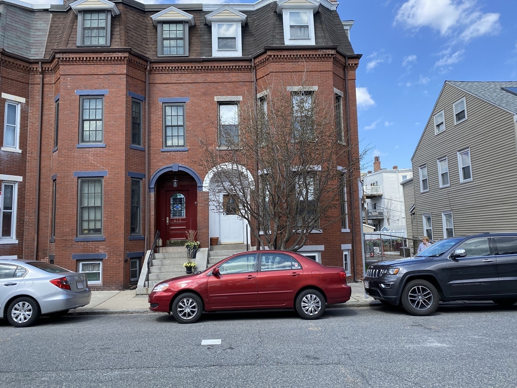 614 E 7th Street