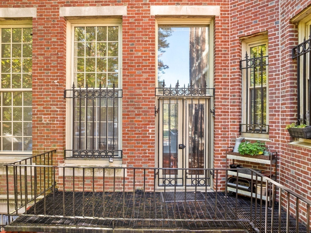 743 E Fourth Street # 203