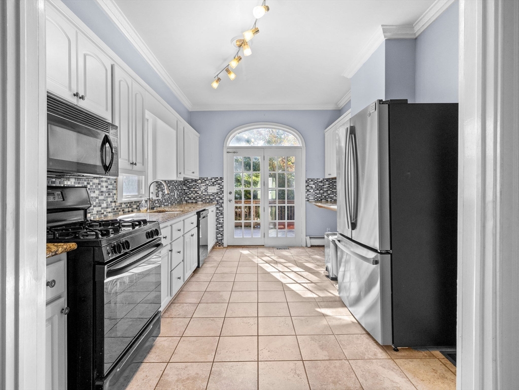 641 East 6th Street