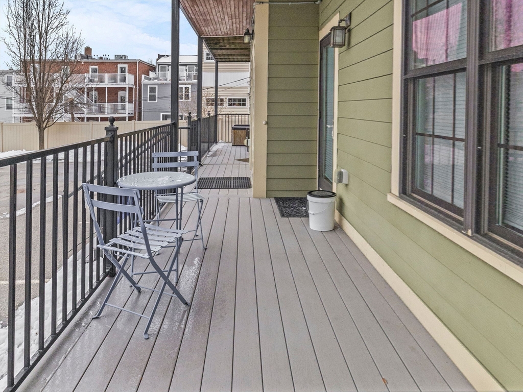 825 E 4th St # 1