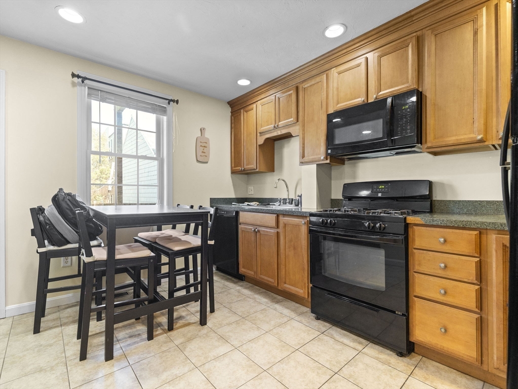 242 W 3rd St