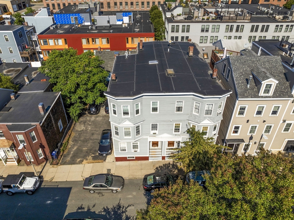 242 W 3rd St