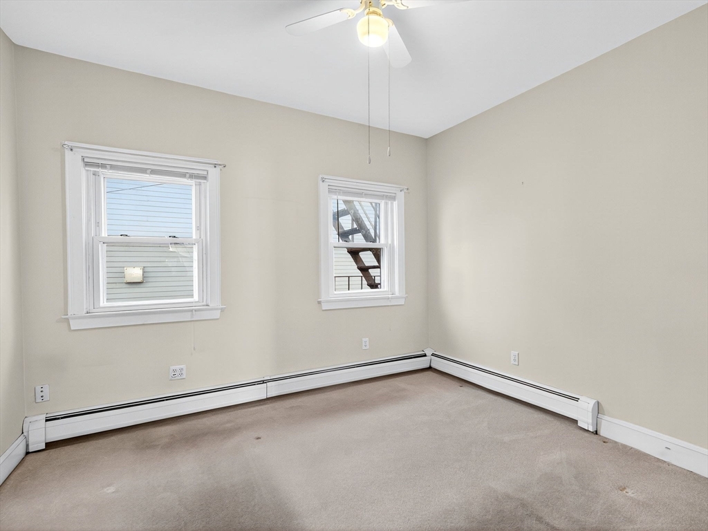 907 E 4th St # 2