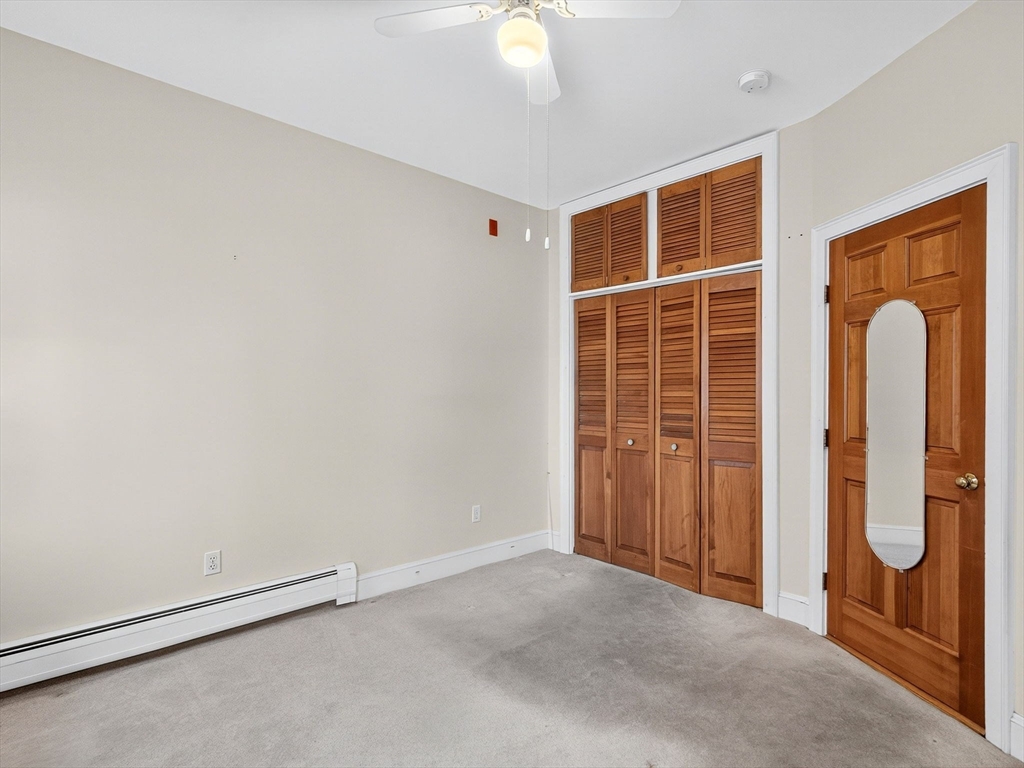 907 E 4th St # 2