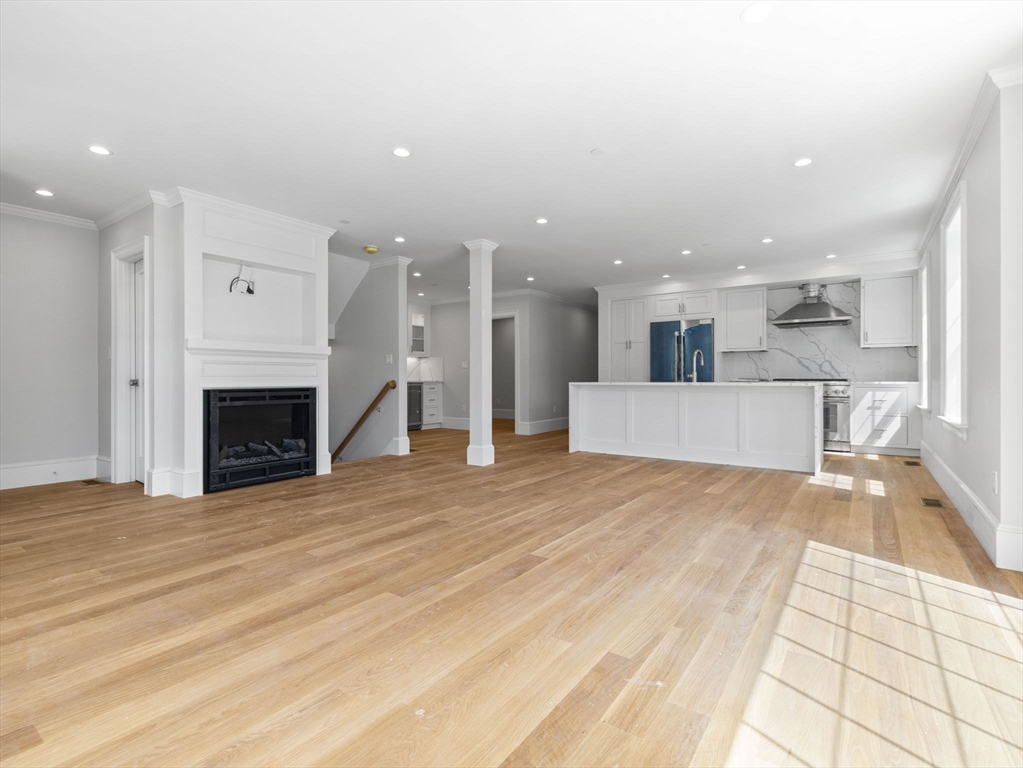 944 E Broadway # 1