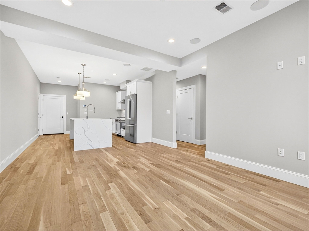 275 Old Colony Ave # 6