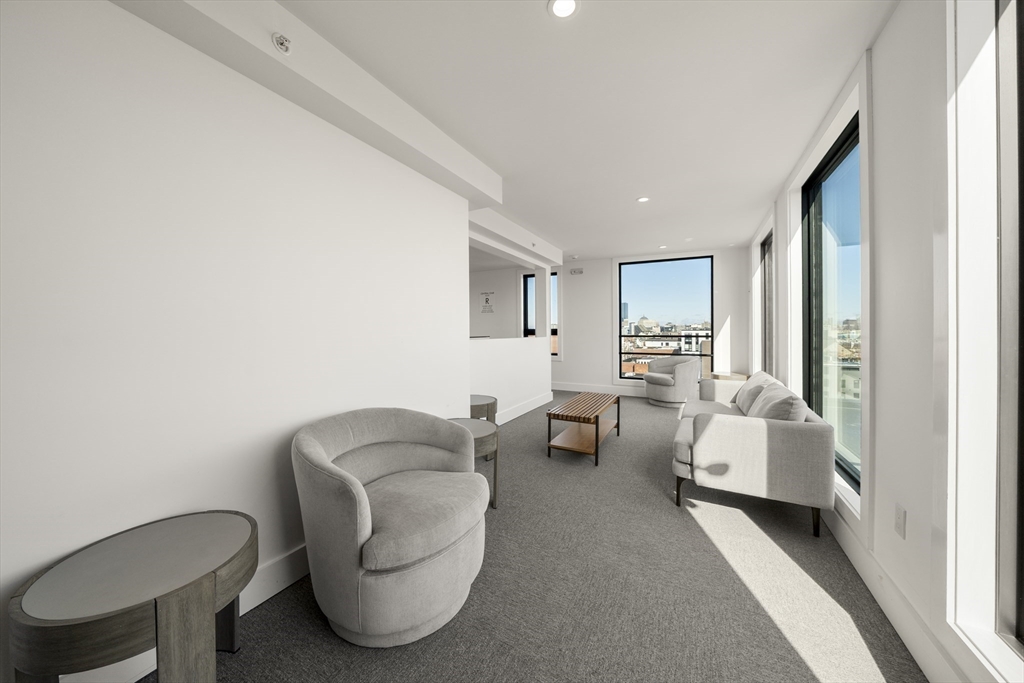 472 W Broadway # 503