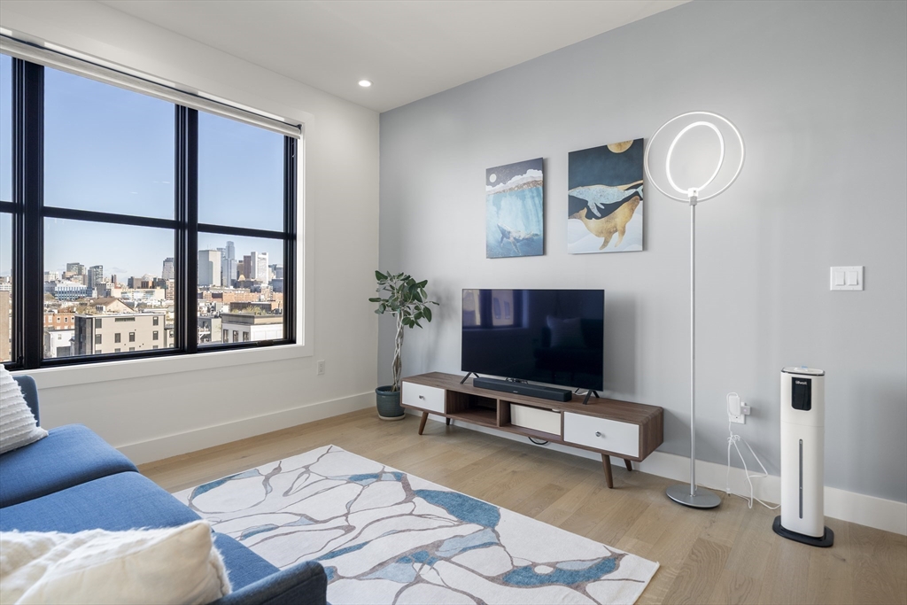 472 W Broadway # 503