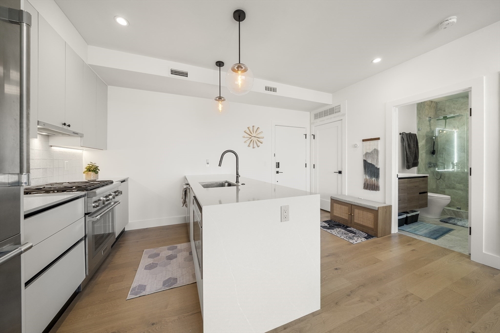 472 W Broadway # 503