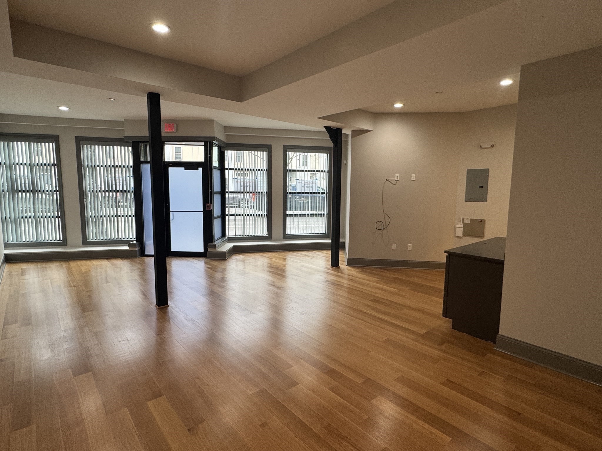 275 Old Colony Ave