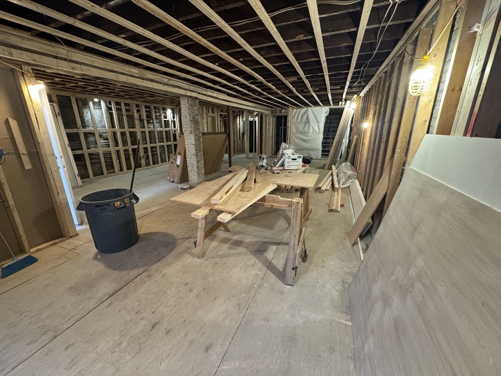 587 E Broadway # 1