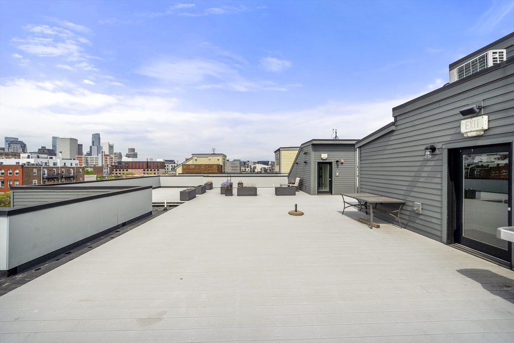 48 Gold St # 102