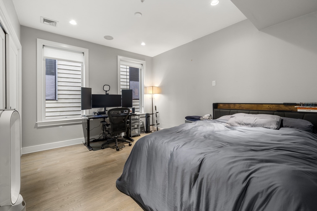 48 Gold St # 102