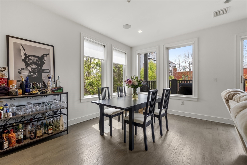 48 Gold St # 102