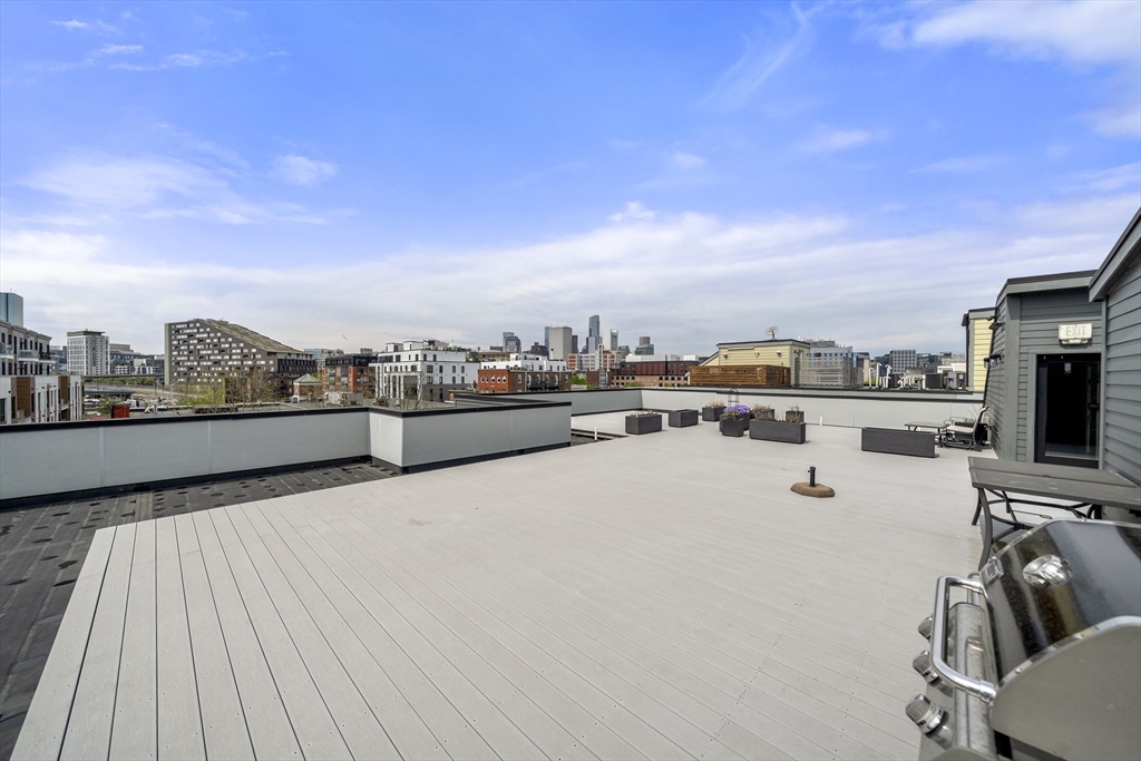 48 Gold St # 102