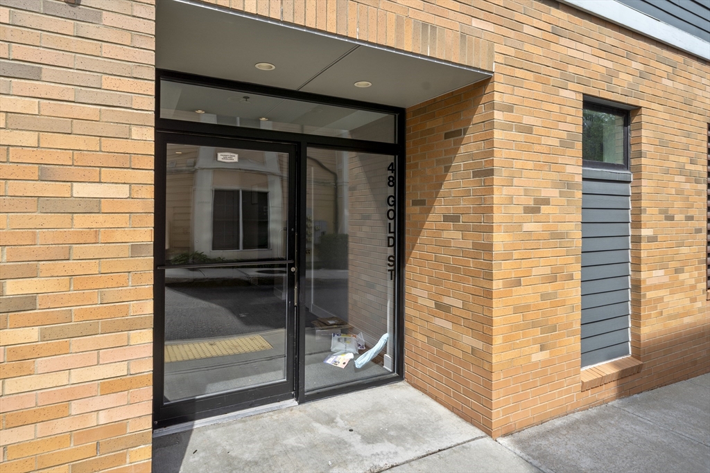 48 Gold St # 102