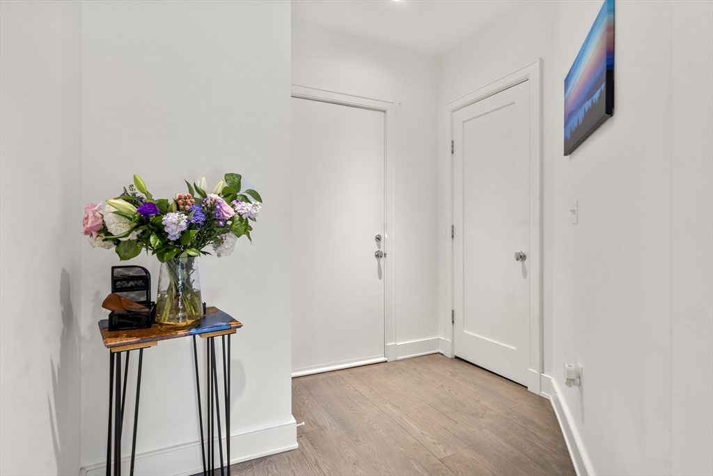48 Gold St # 102