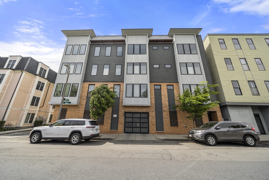 48 Gold St # 102