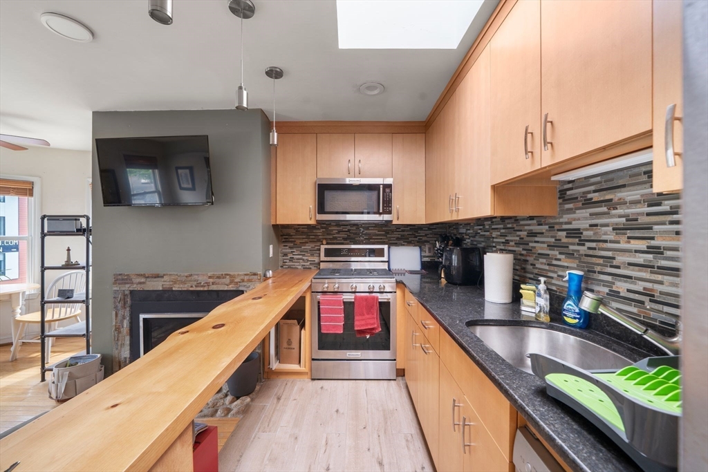 239 Dorchester St # 3