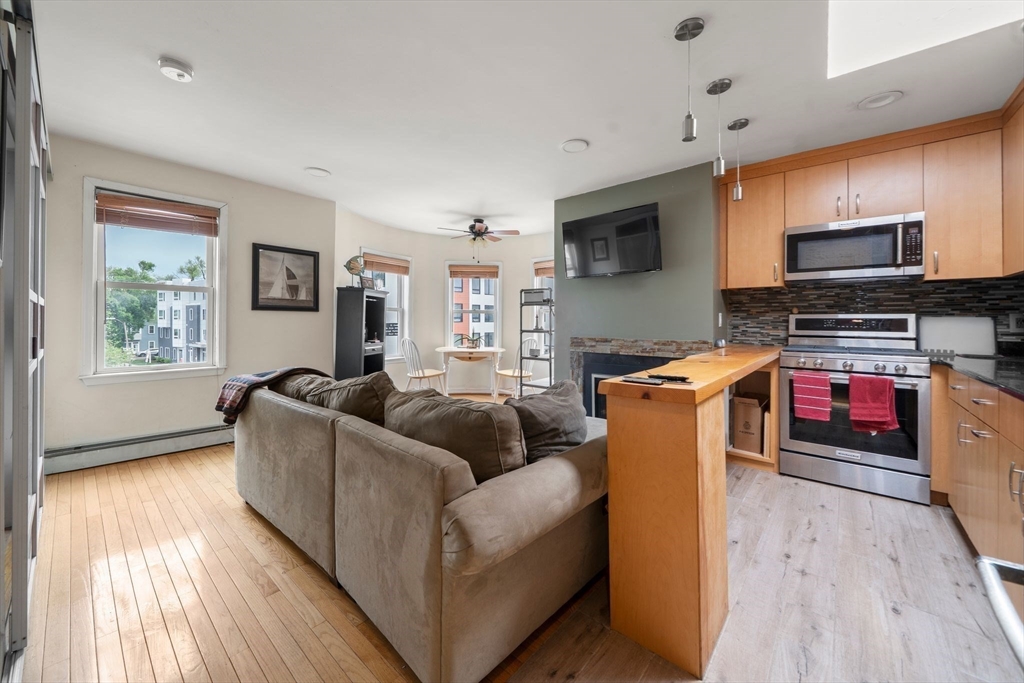 239 Dorchester St # 3