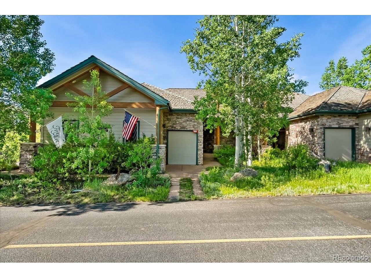378 Fox Acres Dr W