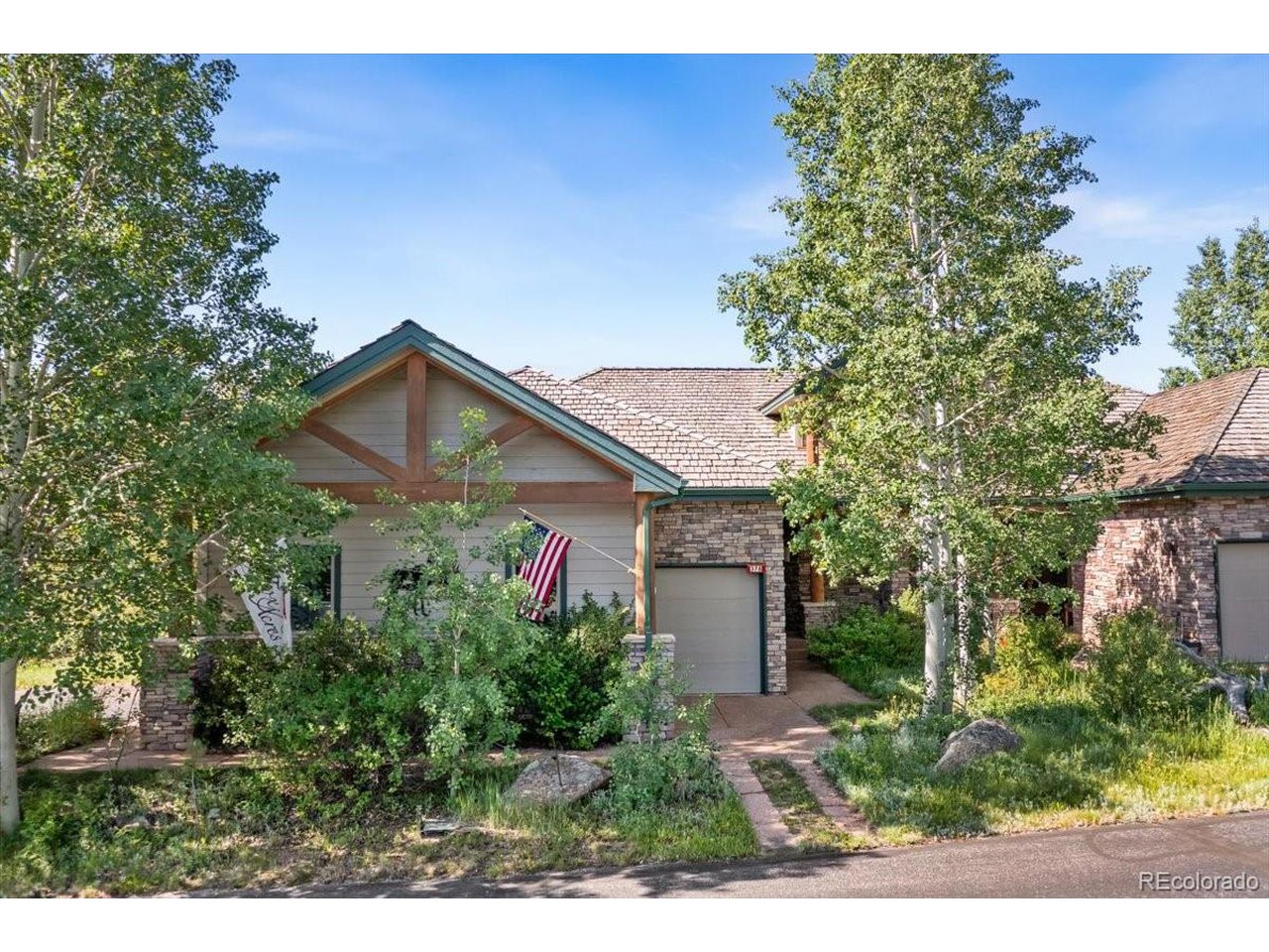 378 Fox Acres Dr W