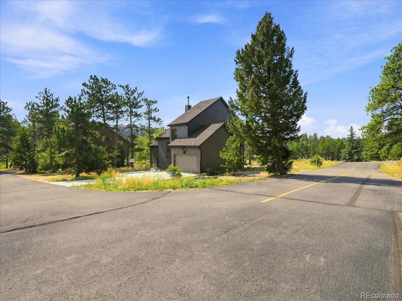 10 Three Lakes Ct