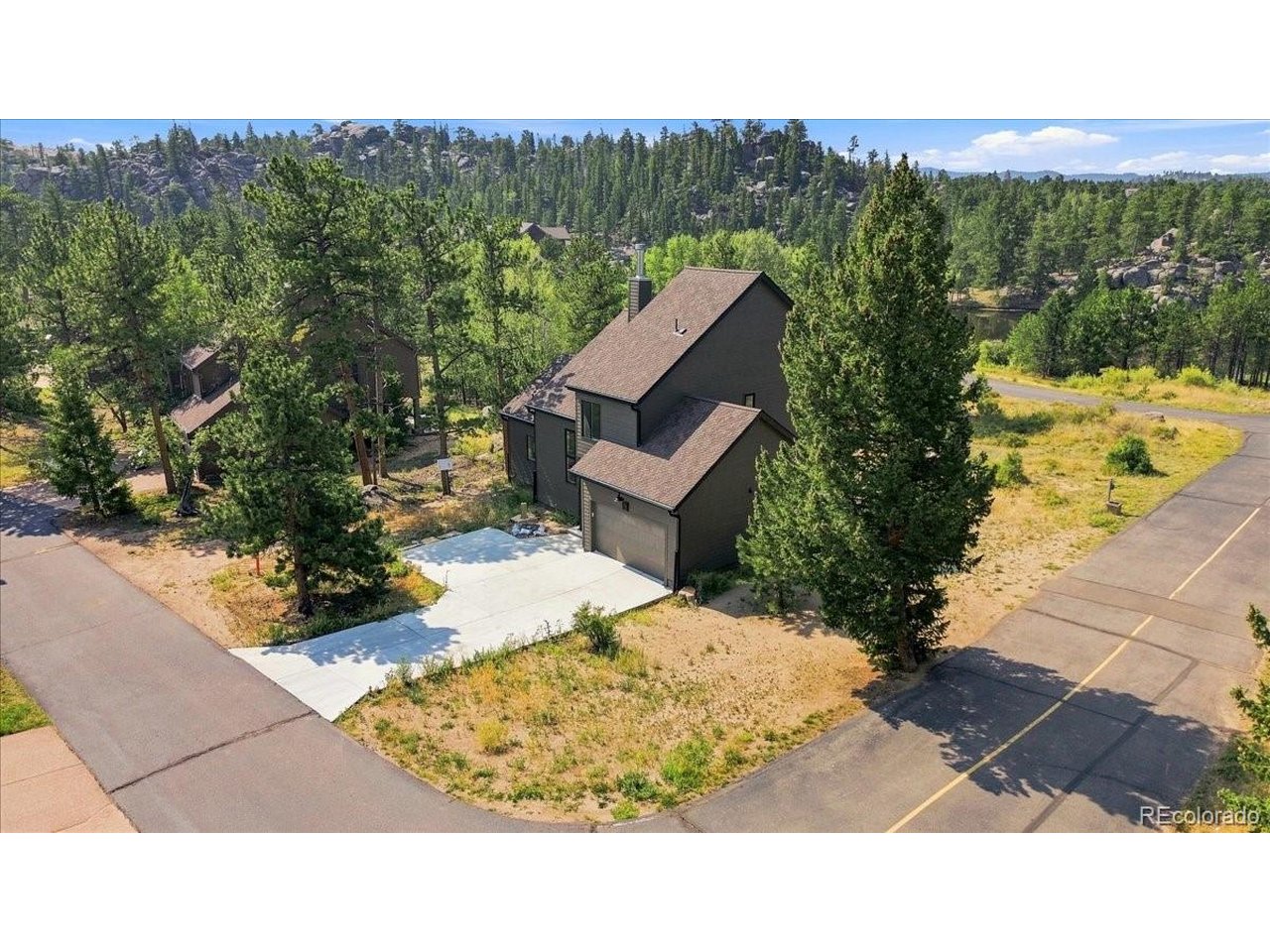 10 Three Lakes Ct