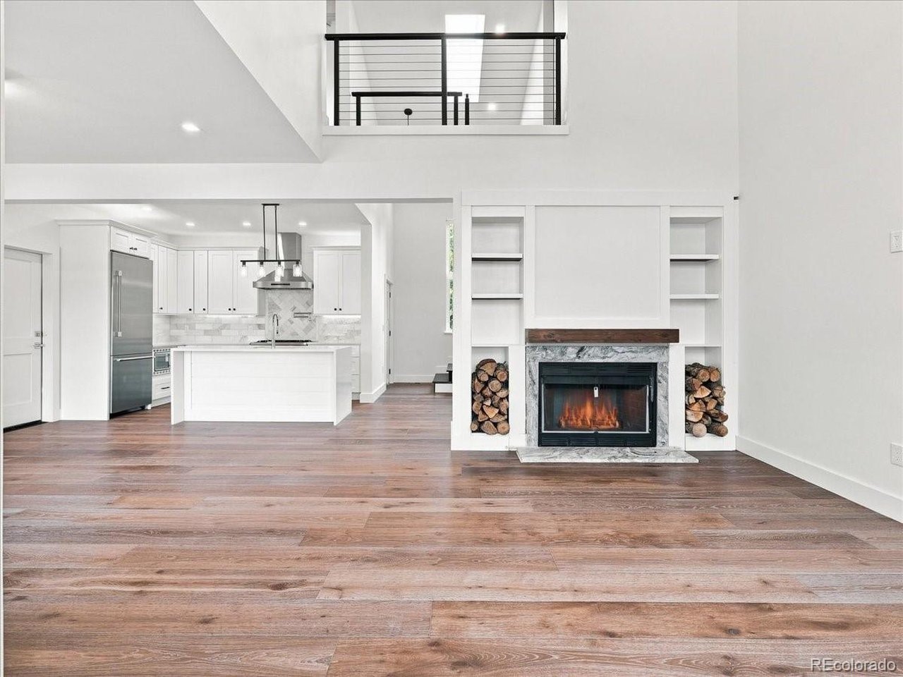 10 Three Lakes Ct