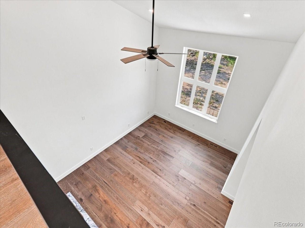 10 Three Lakes Ct
