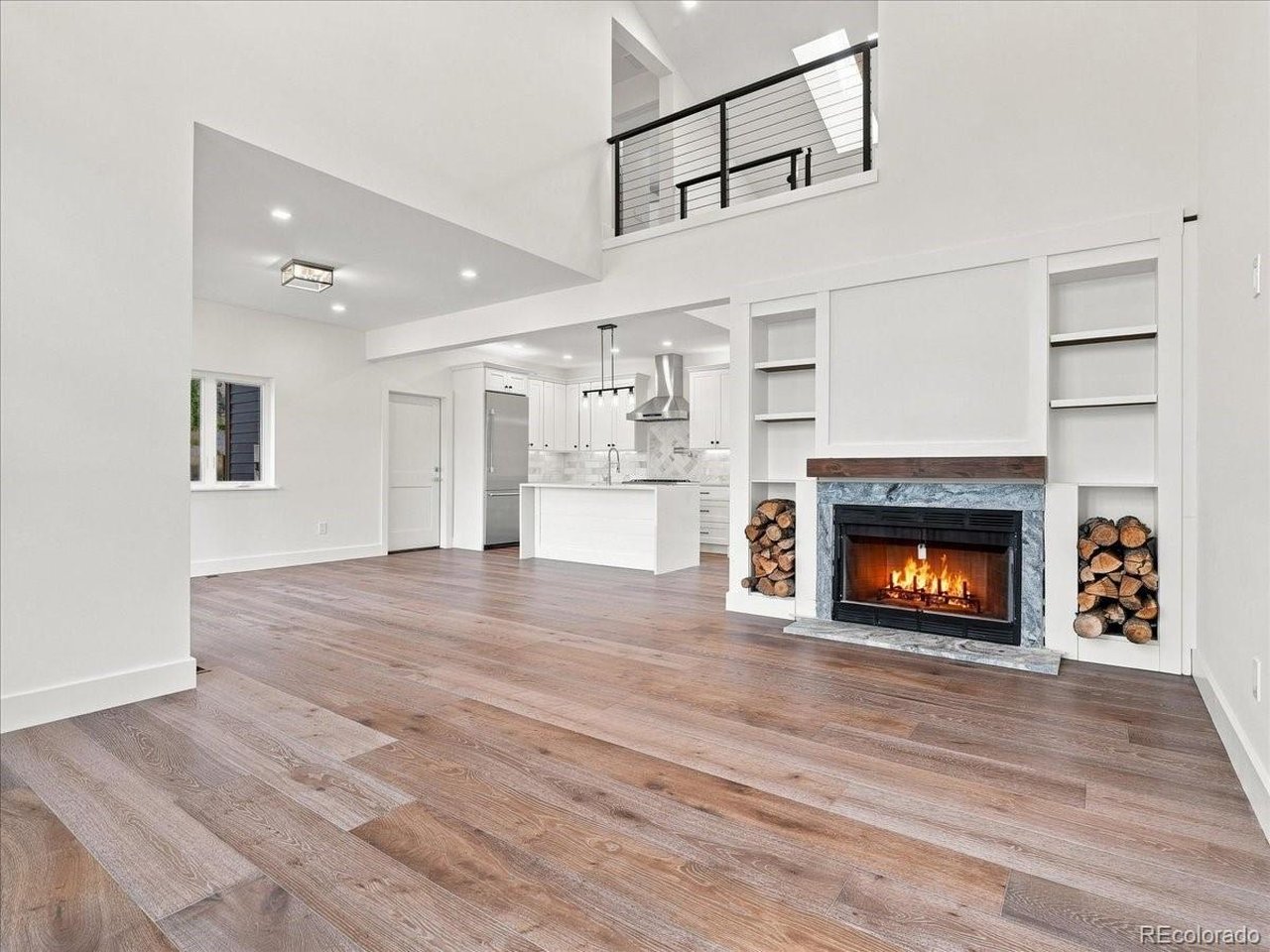 10 Three Lakes Ct