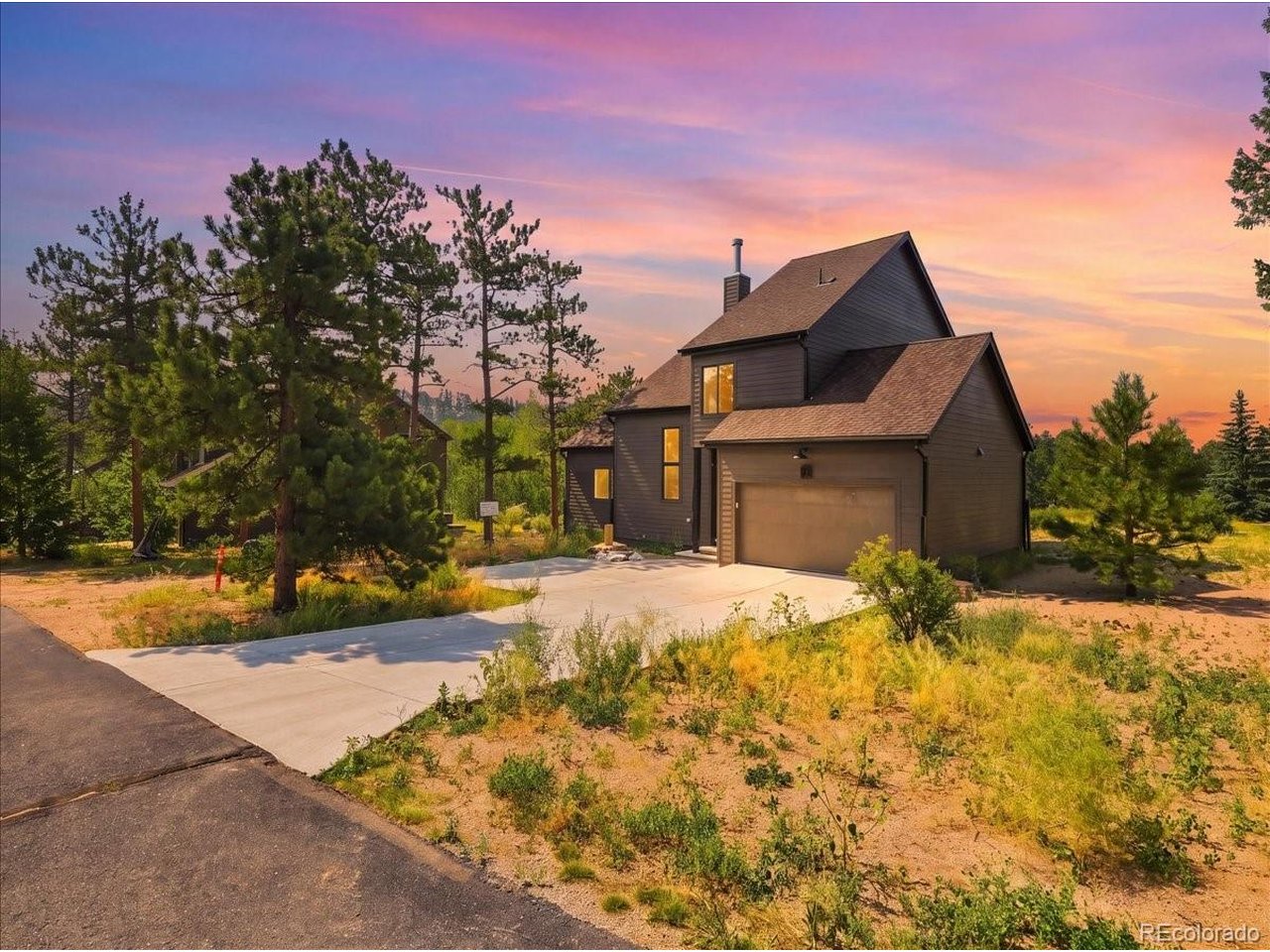 10 Three Lakes Ct