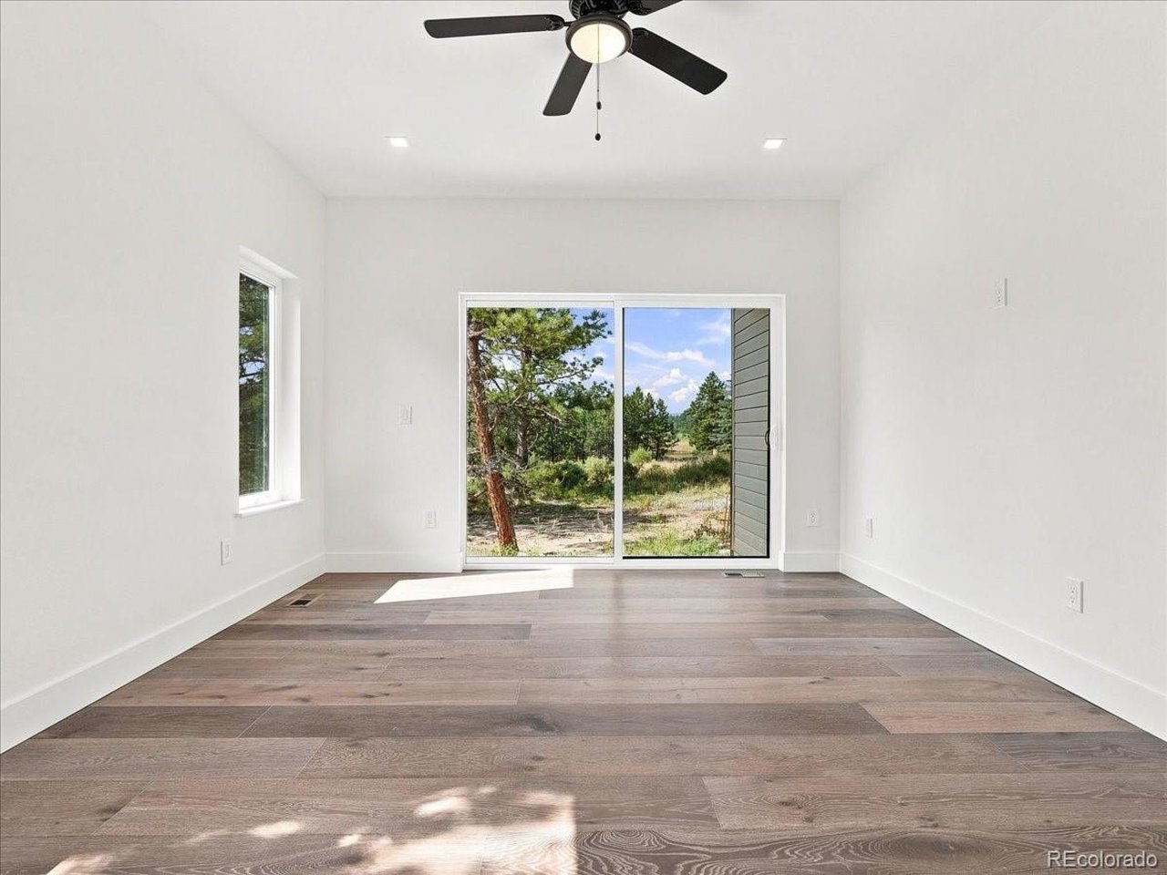 10 Three Lakes Ct